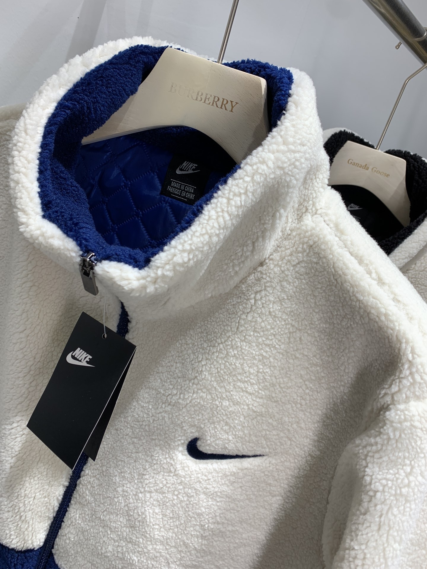 200 耐克 Nike 运动休闲加厚保暖情侣羊羔绒棉服