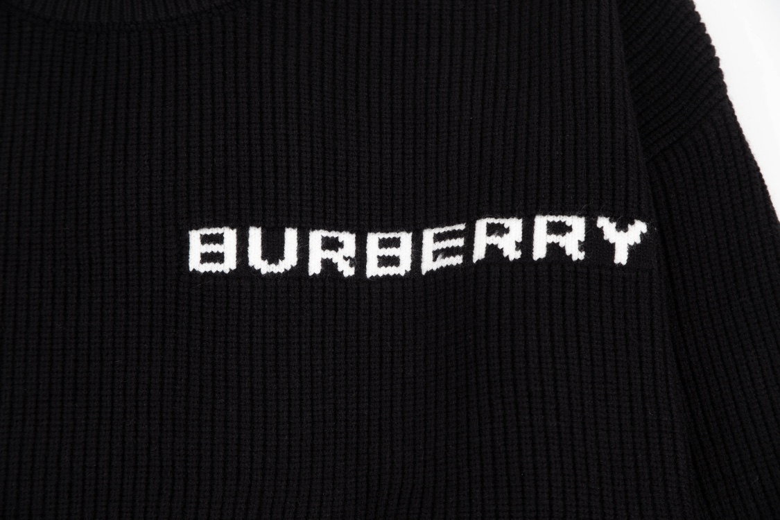 Burberry/巴宝莉2022FW背后TB刺绣图案毛衣毛衫