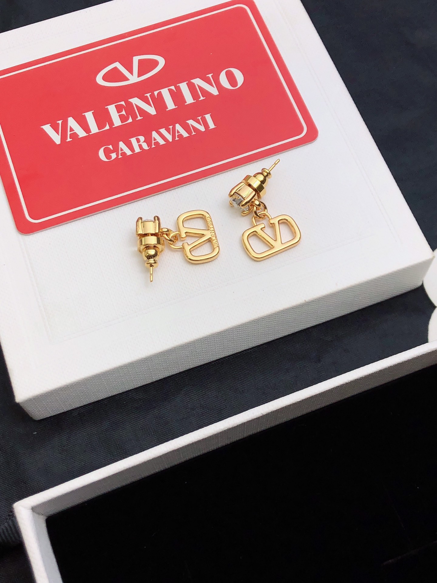 Valentino Valentino 华伦天奴 新款2023火爆古钻抛弃了一贯的铆钉元素