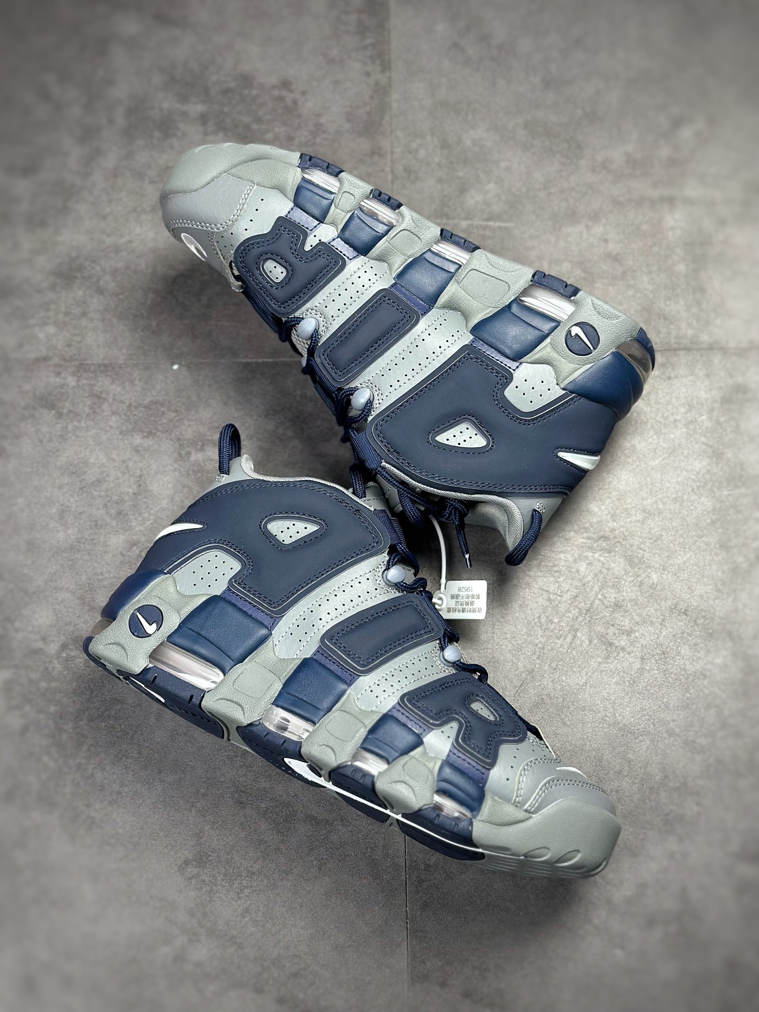 PP version Air More Uptempo midnight blue 921948-003