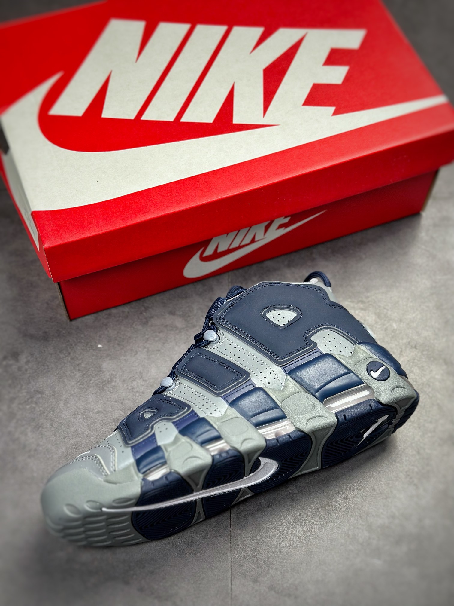 PP version Air More Uptempo midnight blue 921948-003