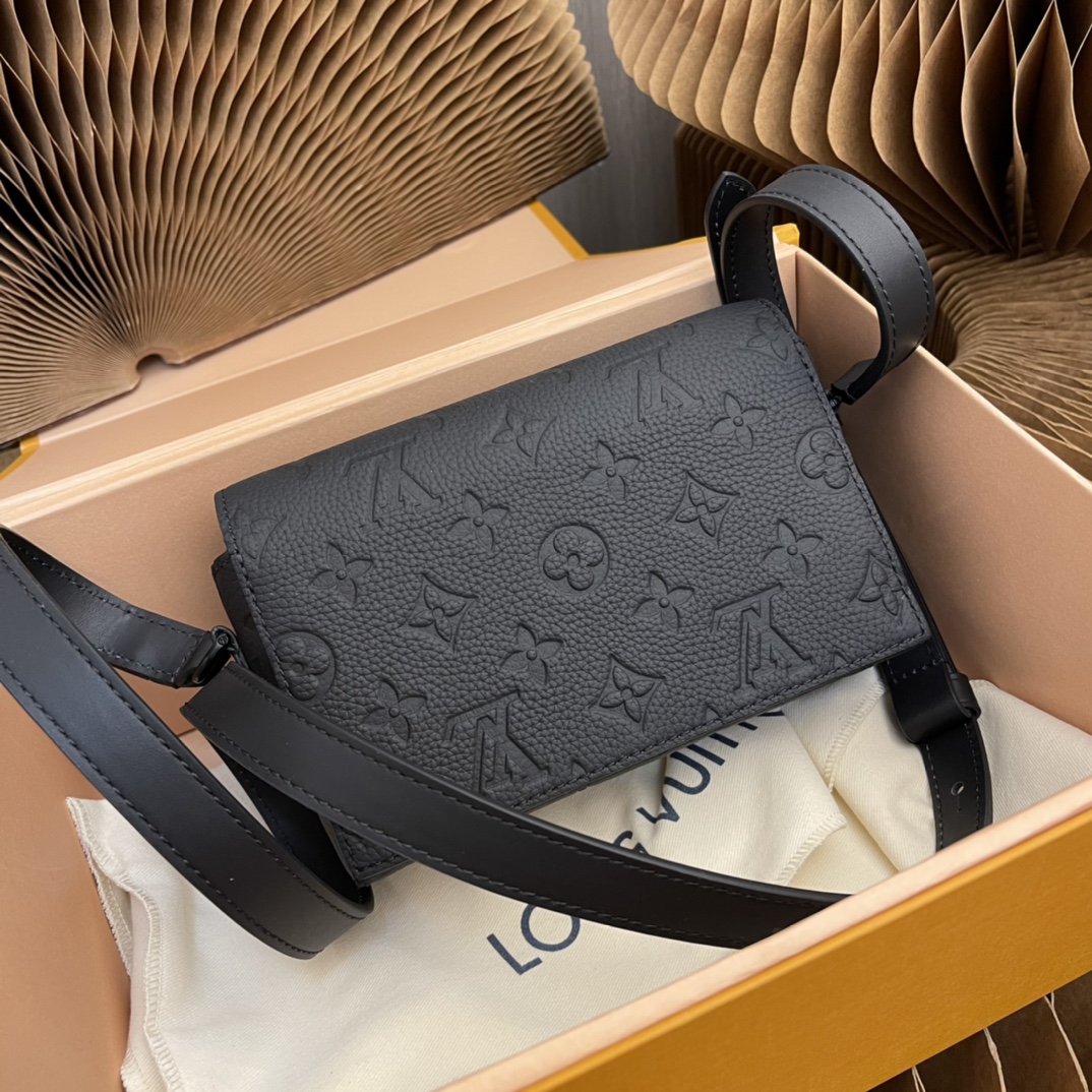 Louis Vuitton Haute Couture Haute Couture Ready-to-Wear Clothing Dress 2