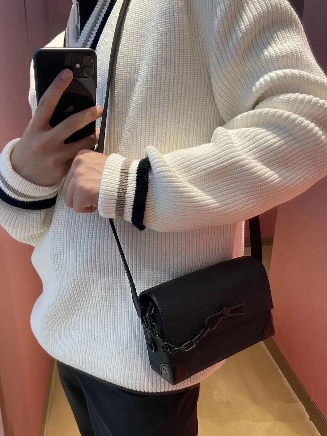 M81746 Embossed — On-Body Look. - Bag 7