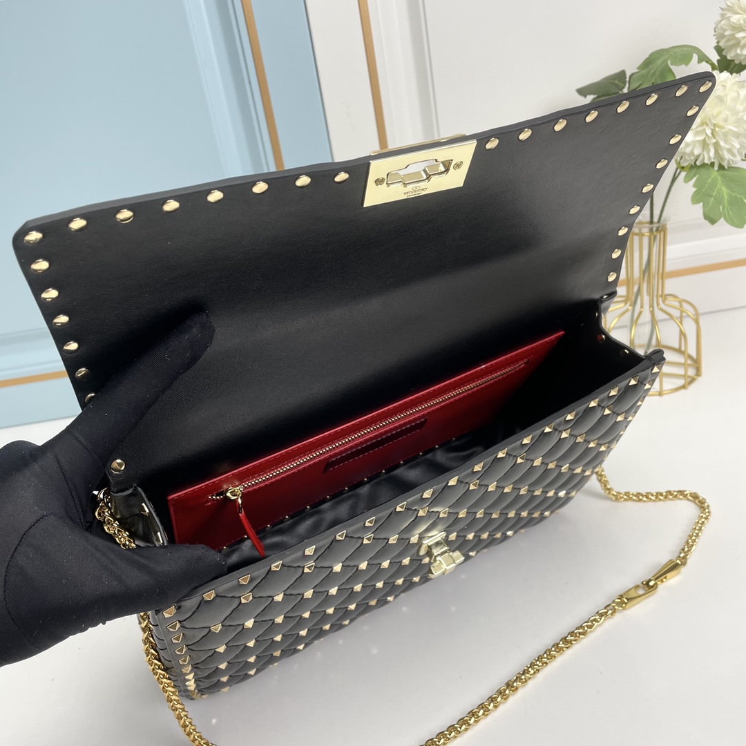 升级版 大号［羊皮］Valentino GARAVANI ROCKSTUD SPIKE  包袋采用柔软🇦
