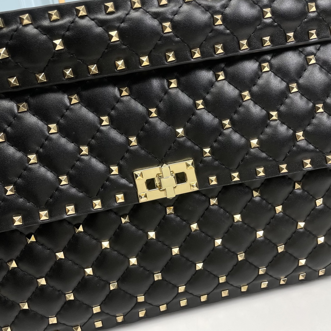 升级版 大号［羊皮］Valentino GARAVANI ROCKSTUD SPIKE  包袋采用柔软🇦