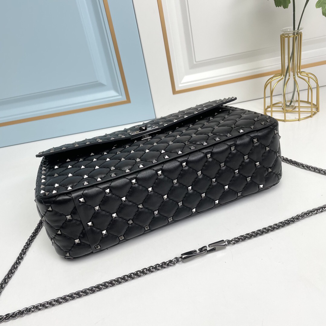 升级版 大号［羊皮］Valentino GARAVANI ROCKSTUD SPIKE  包袋采用柔软🇦
