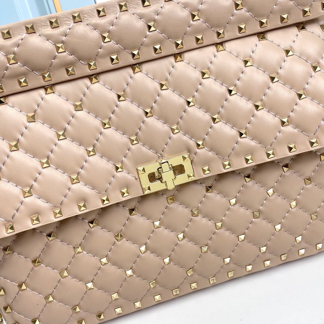 升级版 大号［羊皮］Valentino GARAVANI ROCKSTUD SPIKE  包袋采用柔软🇦