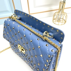 升级版 中号《羊皮》Valentino Garavani Rockstud Spike 中号链式手袋 采 升级版 中号《羊皮》Valentino Garavani Rockstud Spike 中号链式手袋 采