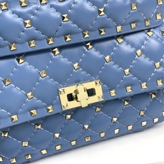升级版 小号【羊皮】Valentino Garavani Rockstud Spike小号链式手袋 采用 升级版 小号【羊皮】Valentino Garavani Rockstud Spike小号链式手袋 采用