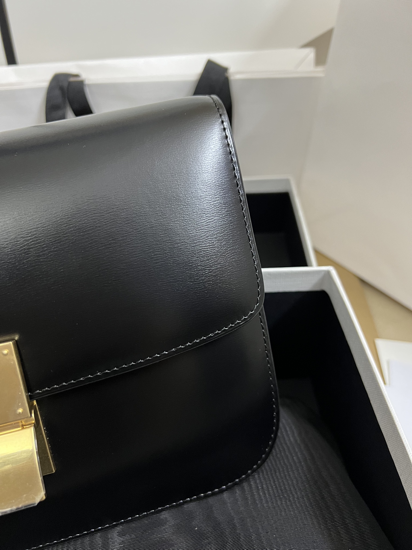 Celine Super beautiful original-grade hand-rubbed lines