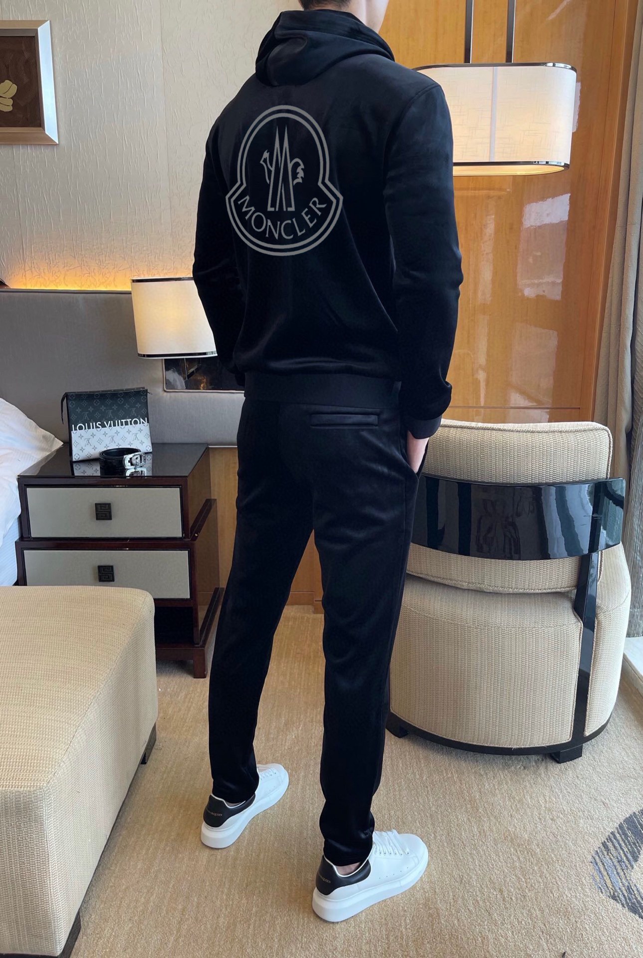 直批【Moncler Moncler】(胖子福音)2022新款双面金丝绒套装登场(加绒加 
