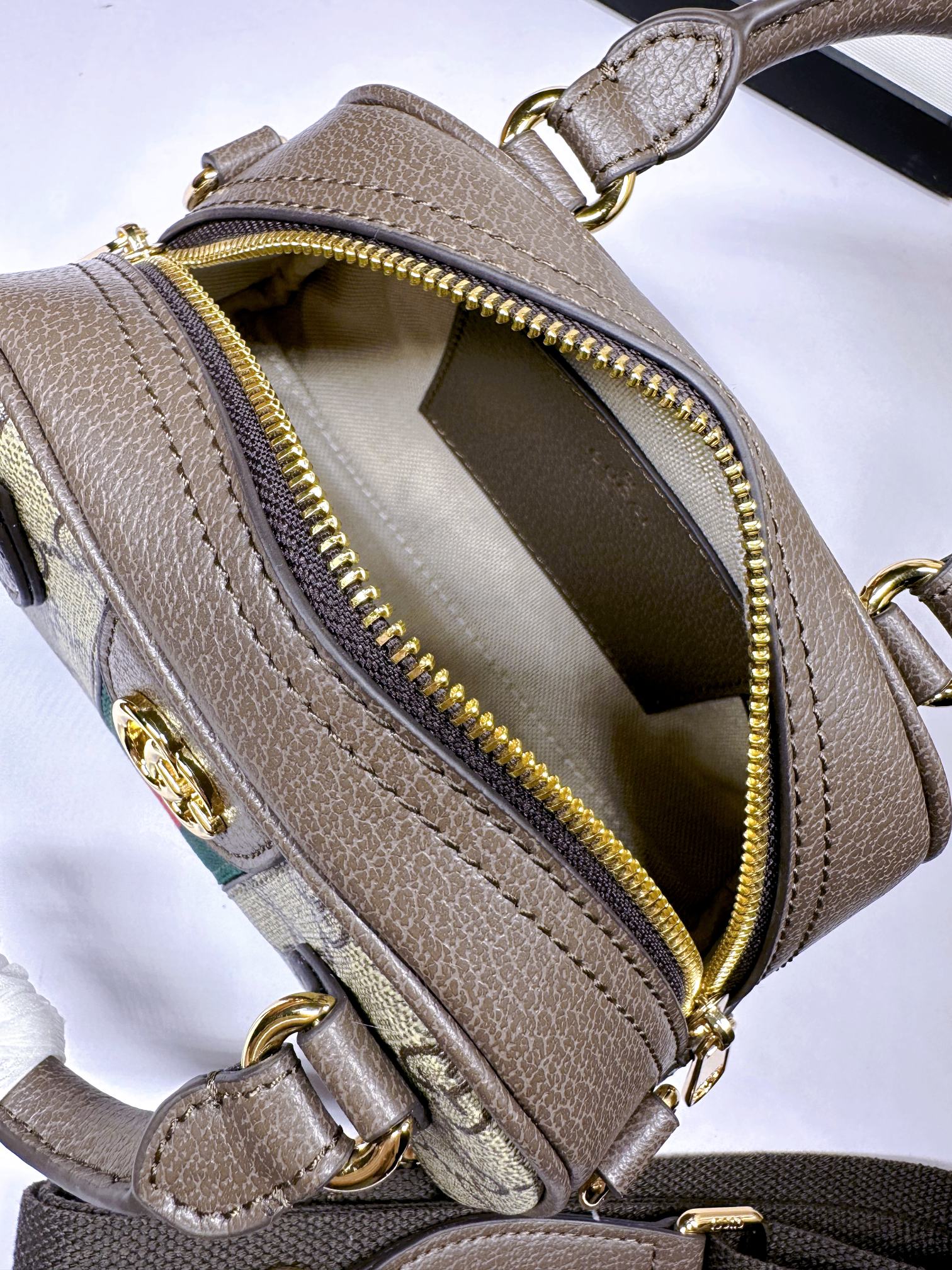 Gucci Ophidia迷你GG手提包 - アイコニックなGG Supremeデザイン