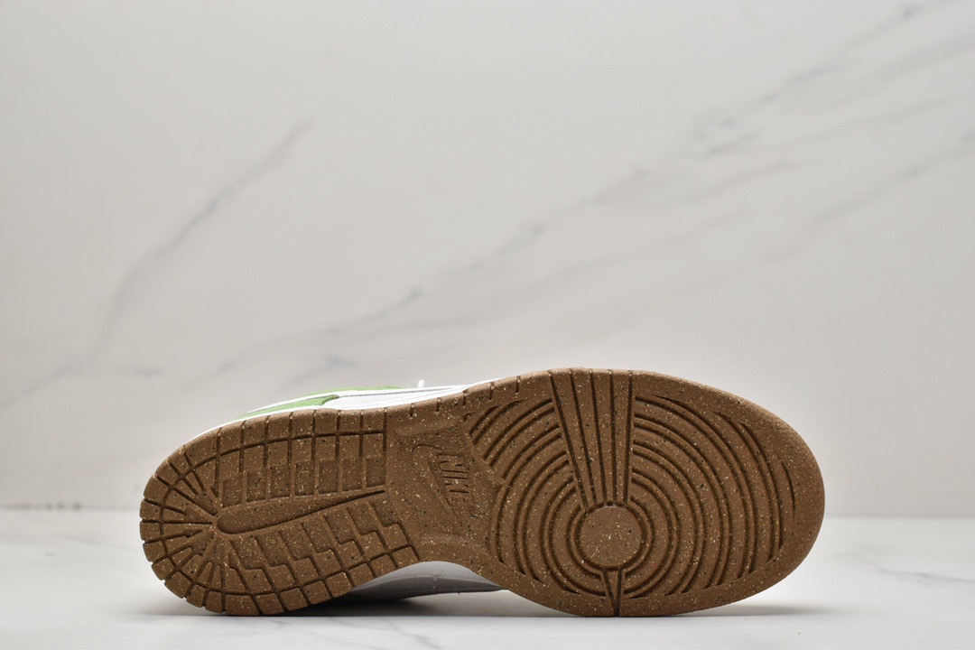 200 Nike Dunk Low SE “85” 牛油果双勾史诗福利 DO9457-103