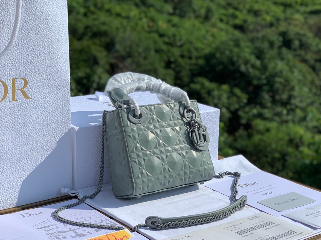 Versión superior mejorada, tamaño 17-15-7 cm, el último bolso Dior mini con patrón de diamantes de tres celosías gris a…
