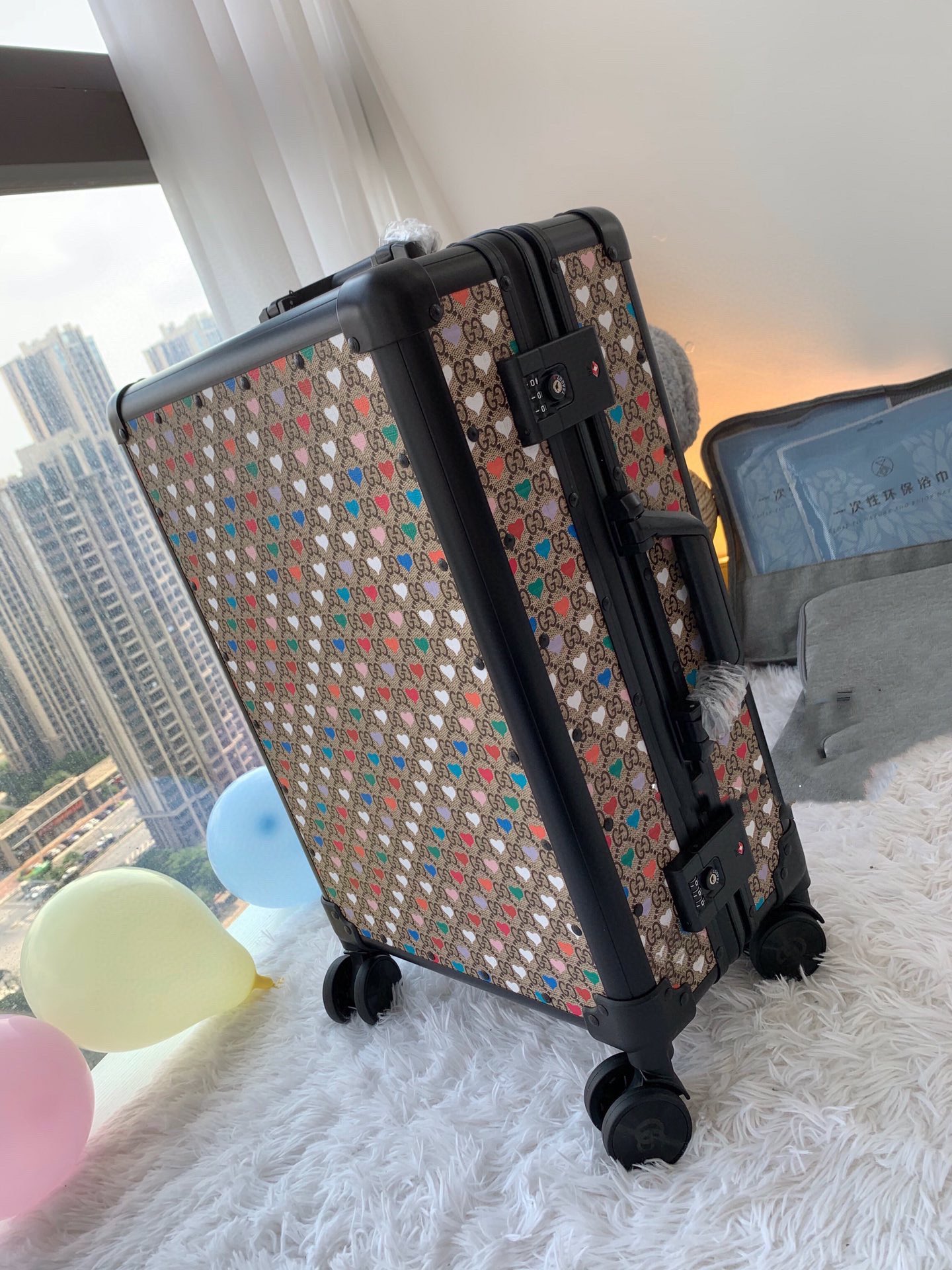 Gucci Gou Qi Suitcases: Retro Style with Classic Double G Flower Design - 图片 2