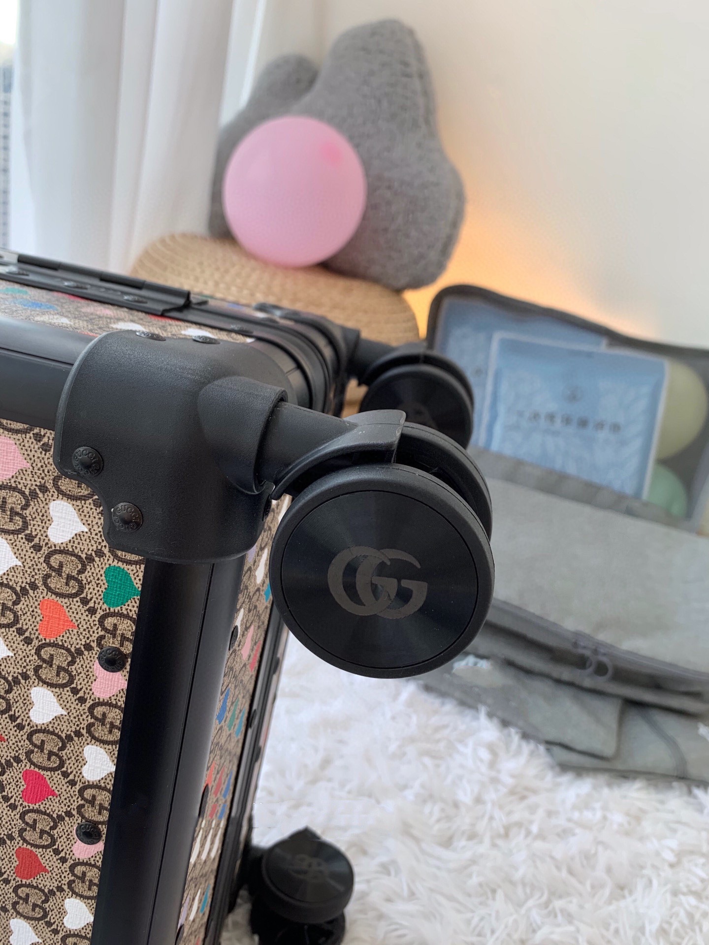 Gucci Gou Qi Suitcases: Retro Style with Classic Double G Flower Design - 图片 7