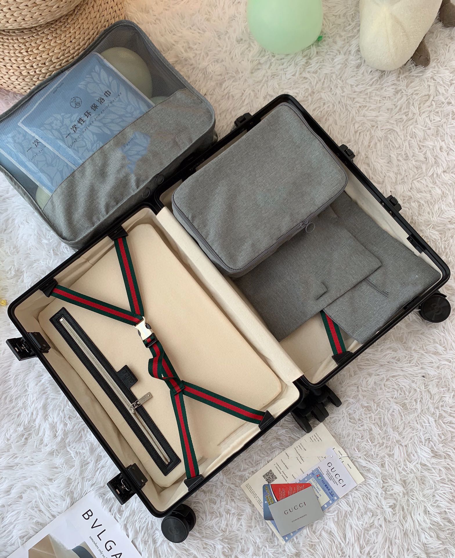 Gucci Gou Qi Suitcases: Retro Style with Classic Double G Flower Design - 图片 8