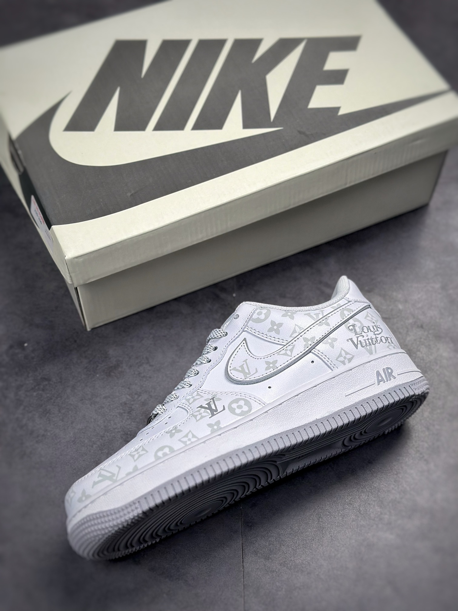 Nike Air Force 1 Low 07 LV Joint DR9868-200-Top High Quatity Cheap Sneakers Fashion Clothing Clothes Bags handbags Shoes of all Brand wholesale With The best Quality And Beautiful Price from China Factory Chinese suppliers wholesaler seller Nike Air Force 1 Low 07 LV Joint DR9868-200