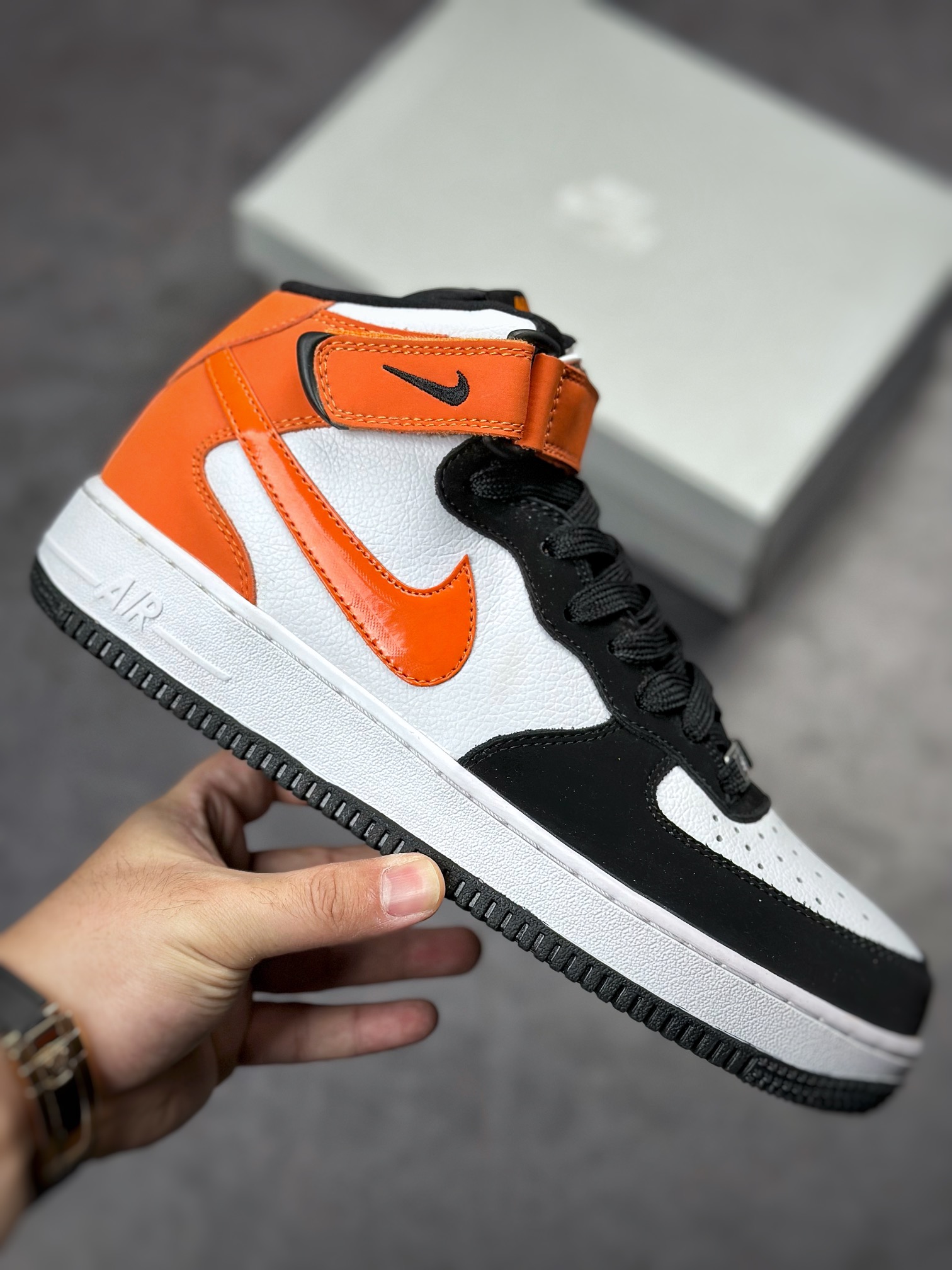 Nike Air Force 1 Mid black orange mid-top UT1192-006