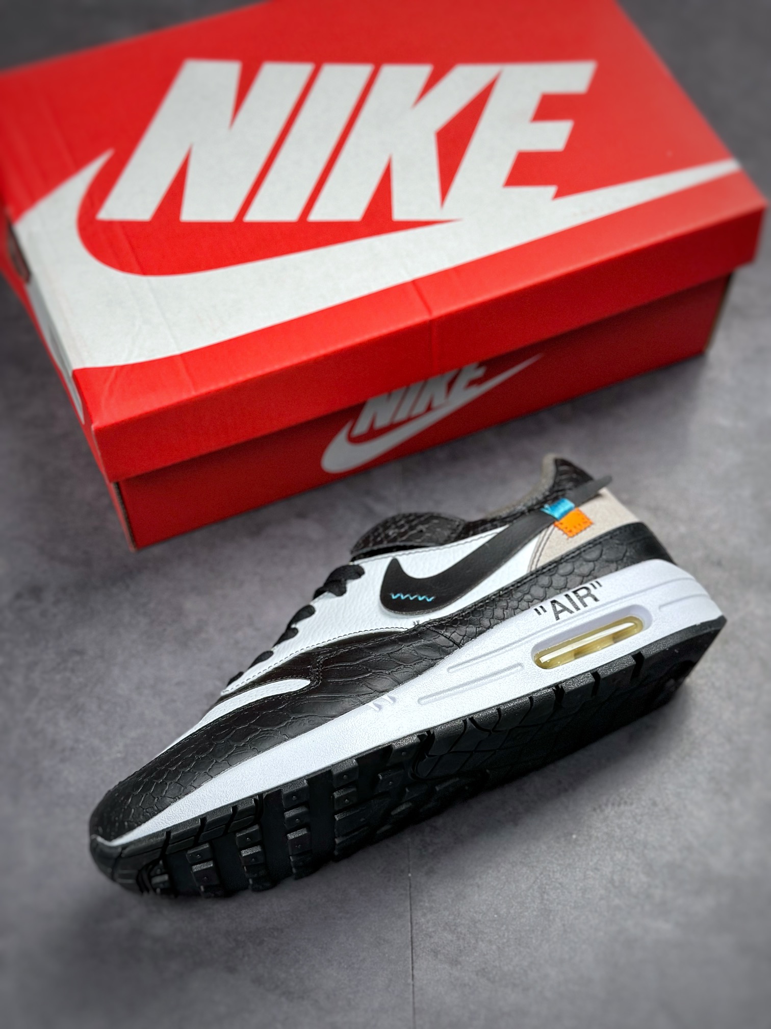 Nike Air Max 1 2022 engraved Off-White joint retro casual running shoes AA7293-002