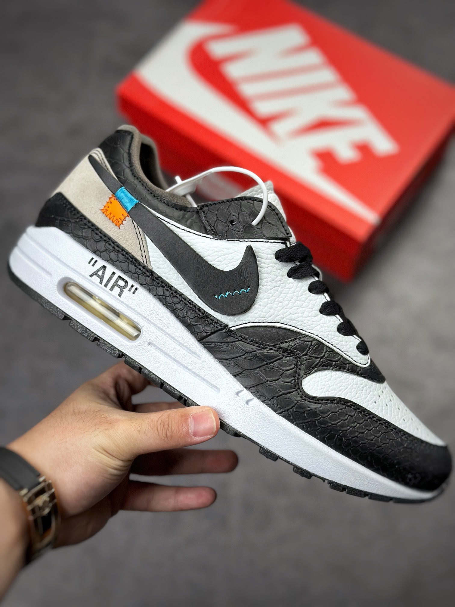 Nike Air Max 1 2022 engraved Off-White joint retro casual running shoes AA7293-002