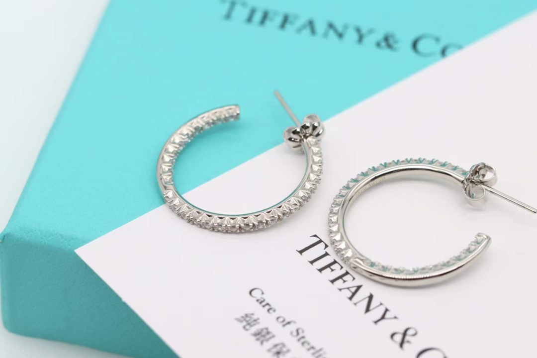 Tiffany & Co. 蒂芙尼 Tiffany&Co. Metro系列镶钻耳圈