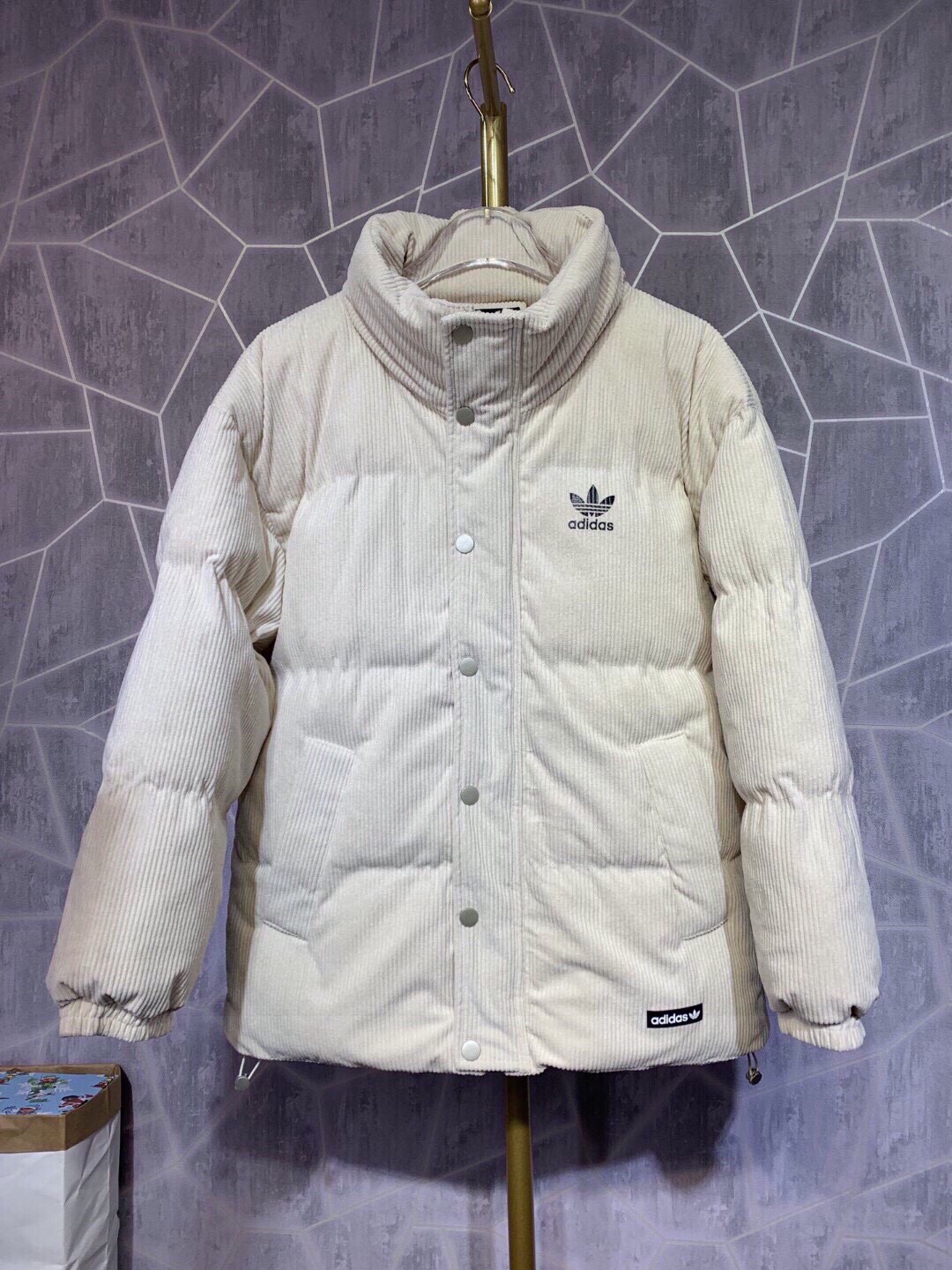 215 Adidas 阿迪达斯 宽松灯芯绒棉服