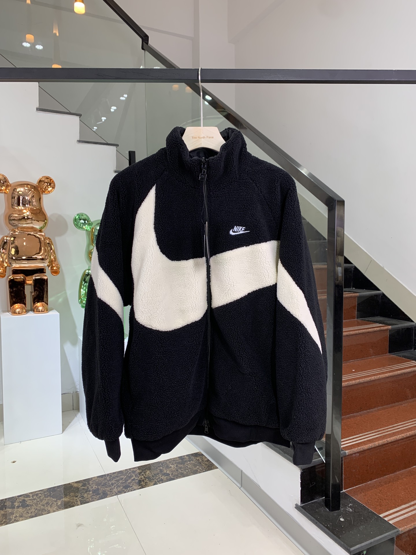 200 耐克 Nike 运动休闲加厚保暖情侣羊羔绒棉服