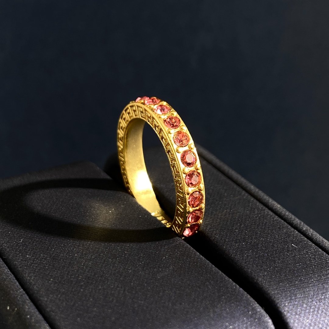 VS92范思哲Versace古希腊风情时尚个性圆形彩钻哑金戒指三套装黄铜材料镀金尺寸:圆盘直径约2.2c