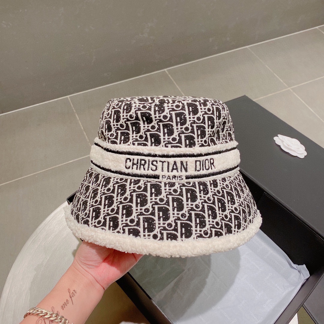 Dior Hats Bucket Hat Straw Hat Lambswool Fall/Winter Collection