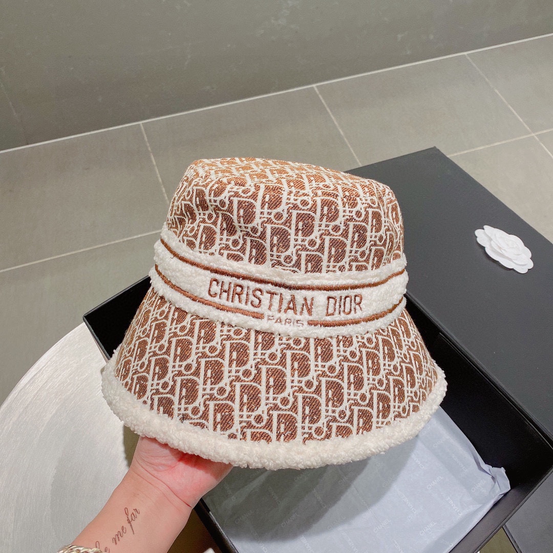 Dior Hats Bucket Hat Straw Hat Replica Online
 Lambswool Fall/Winter Collection