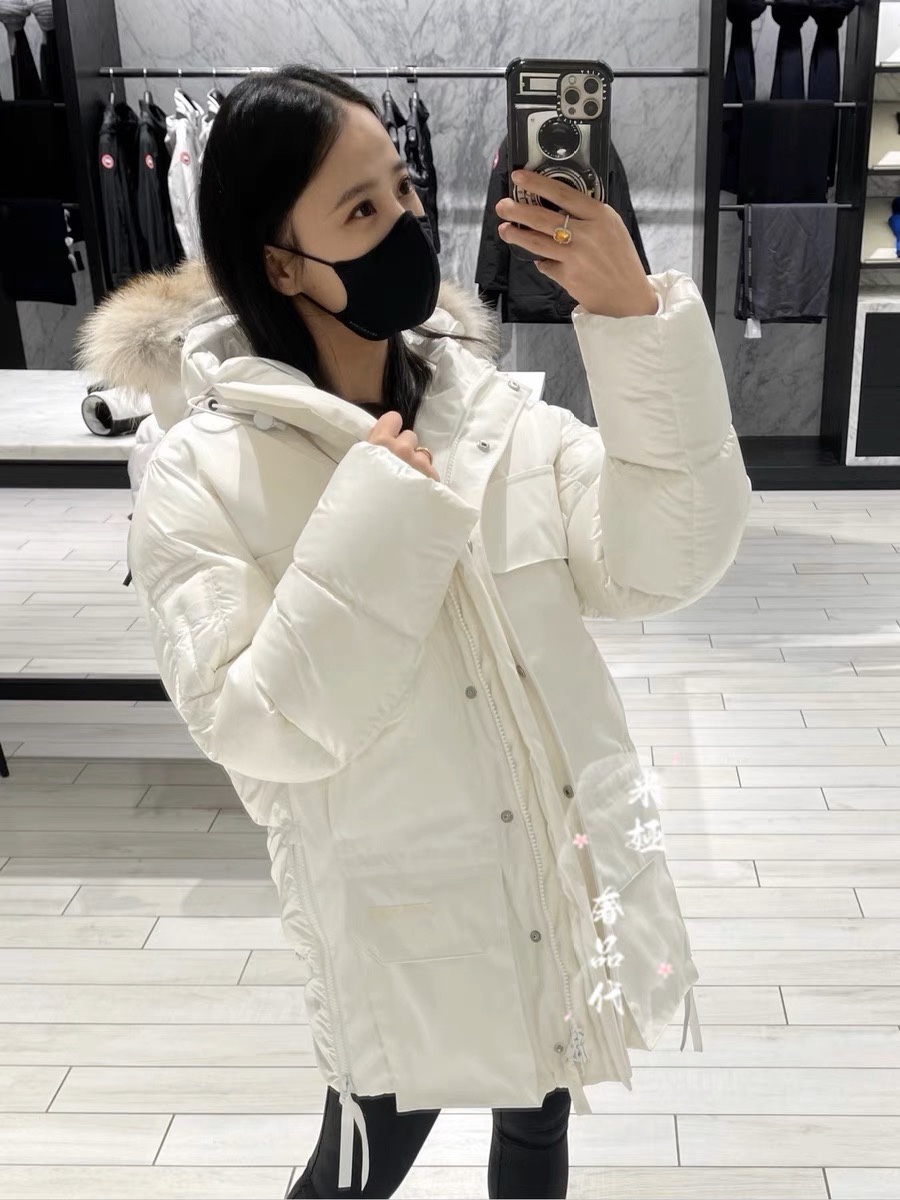 Guangzhou high-end Canada Goose Expedition parka, 2023 new style. Black and dark gray in sizes XS-XL. White in XS, S, M.-Big cat