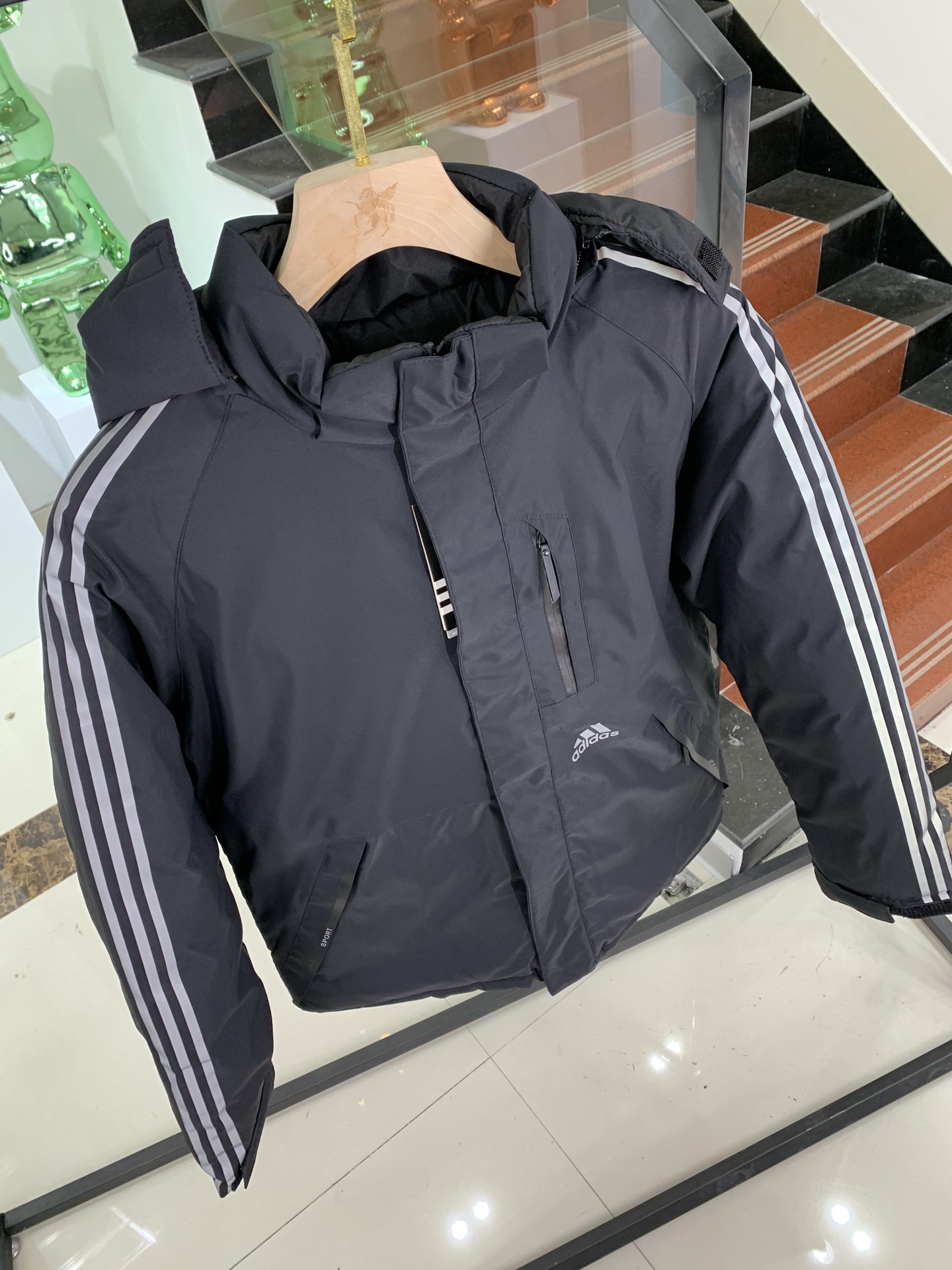 220 阿迪达斯 Adidas 冬季新品 专柜款 爆款羽绒棉服本季