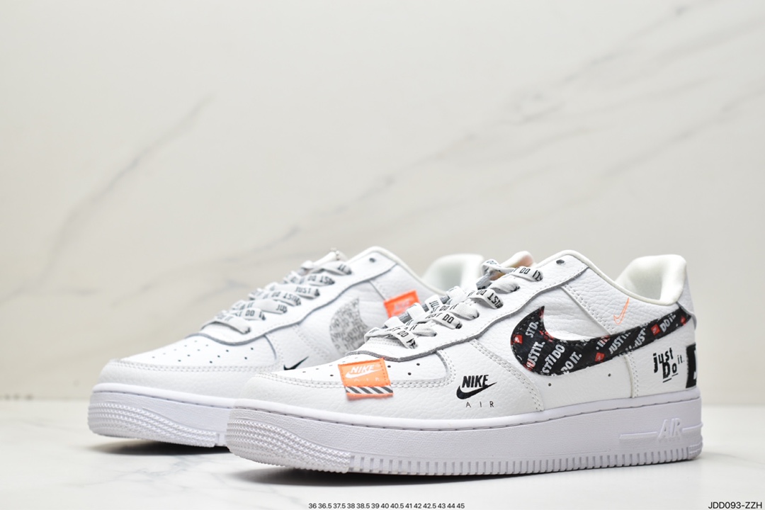 120 Air Force 1 ”Just Do It” 联名 鞋款整体以白色为主调AR7719-100