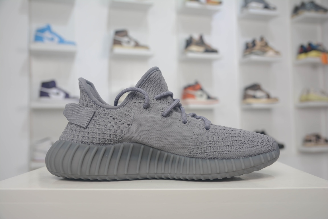 Private order Adidas Yeezy 350 Boost V2 ”Space ash” IF3219 Coconut 350 second-generation new space gray color matching#The whole pair of shoes is made of woven uppers, which are visually more layered than the previous generation. The side part is different from the previous version. It adopts a translucent design to enhance air permeability and is more suitable for summer atmosphere. Size: 36-48 (half)