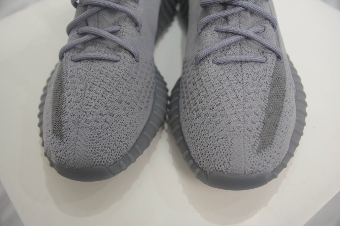 Private order Adidas Yeezy 350 Boost V2 ”Space ash” IF3219 Coconut 350 second-generation new space gray color matching#The whole pair of shoes is made of woven uppers, which are visually more layered than the previous generation. The side part is different from the previous version. It adopts a translucent design to enhance air permeability and is more suitable for summer atmosphere. Size: 36-48 (half)