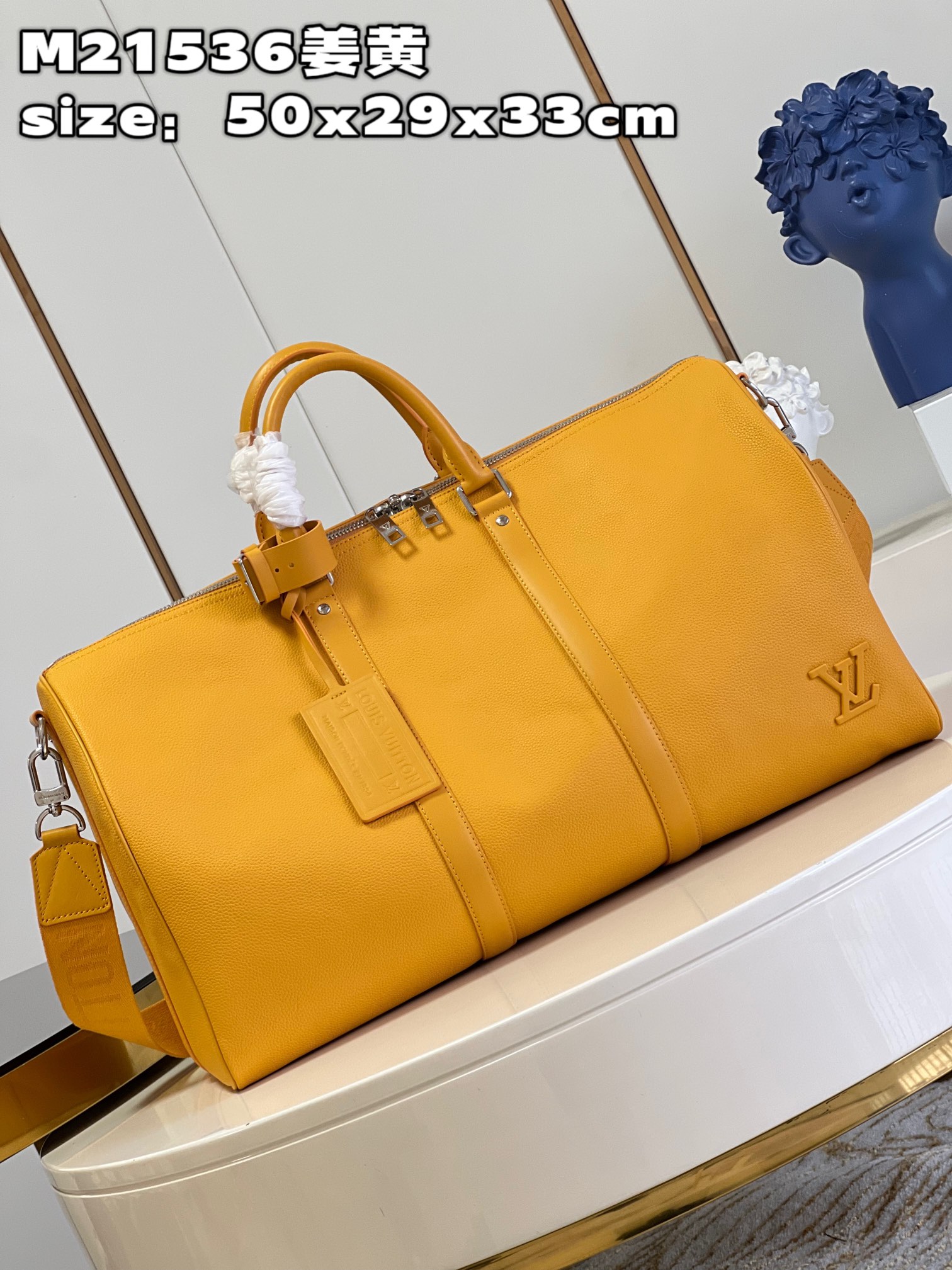 顶级【独家实拍 M21536姜黄】本款 Keepall 旅行袋选用 LV Aerogram 牛皮革塑造经典构型,见证路易威登的精湛皮革匠艺 2