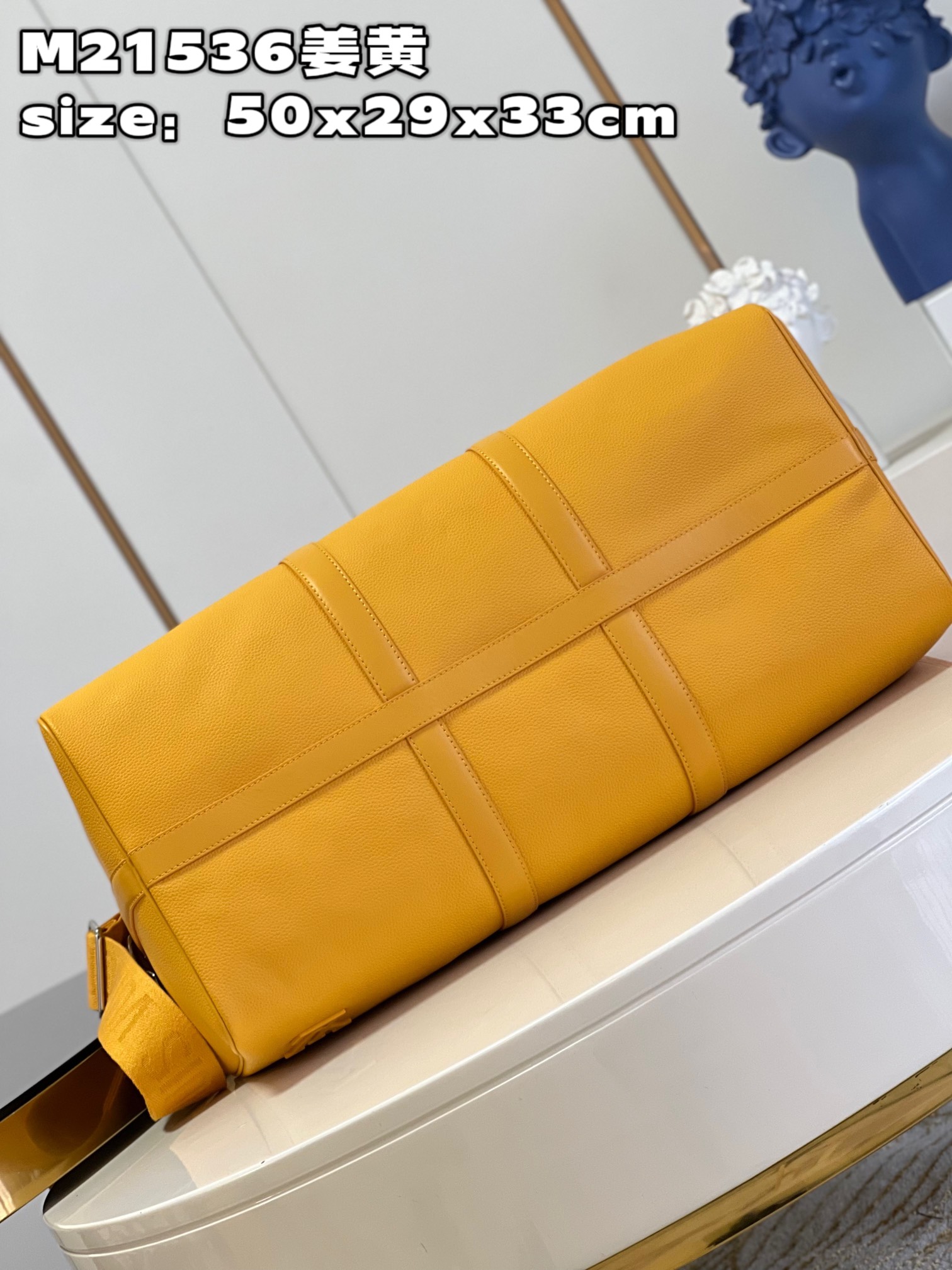 顶级【独家实拍 M21536姜黄】本款 Keepall 旅行袋选用 LV Aerogram 牛皮革塑造经典构型,见证路易威登的精湛皮革匠艺 5