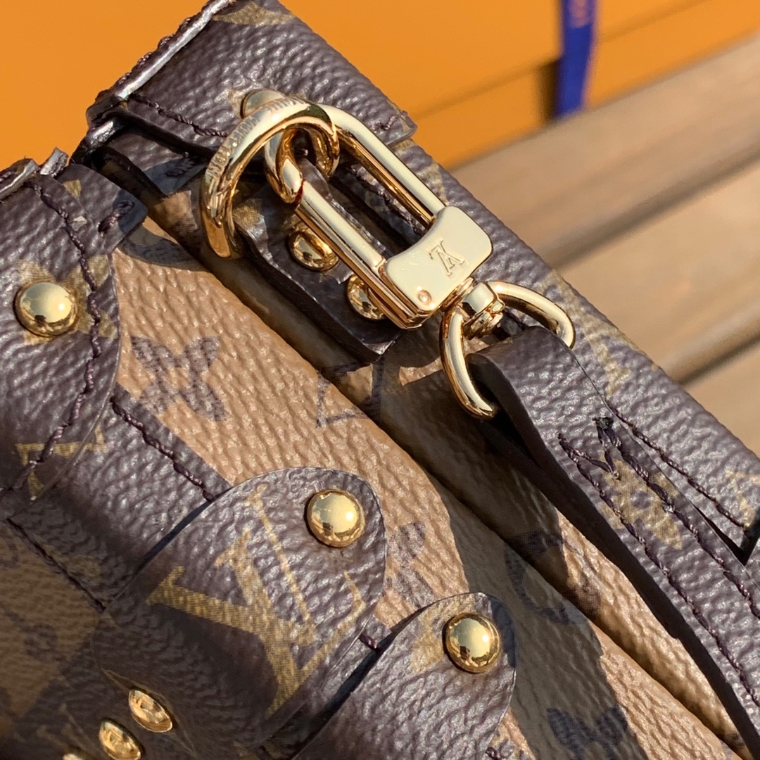 🌼 m44154尺寸20-12.5-5cm国外渠道Lv 🌼Petite Malle于2014年的秋冬系列