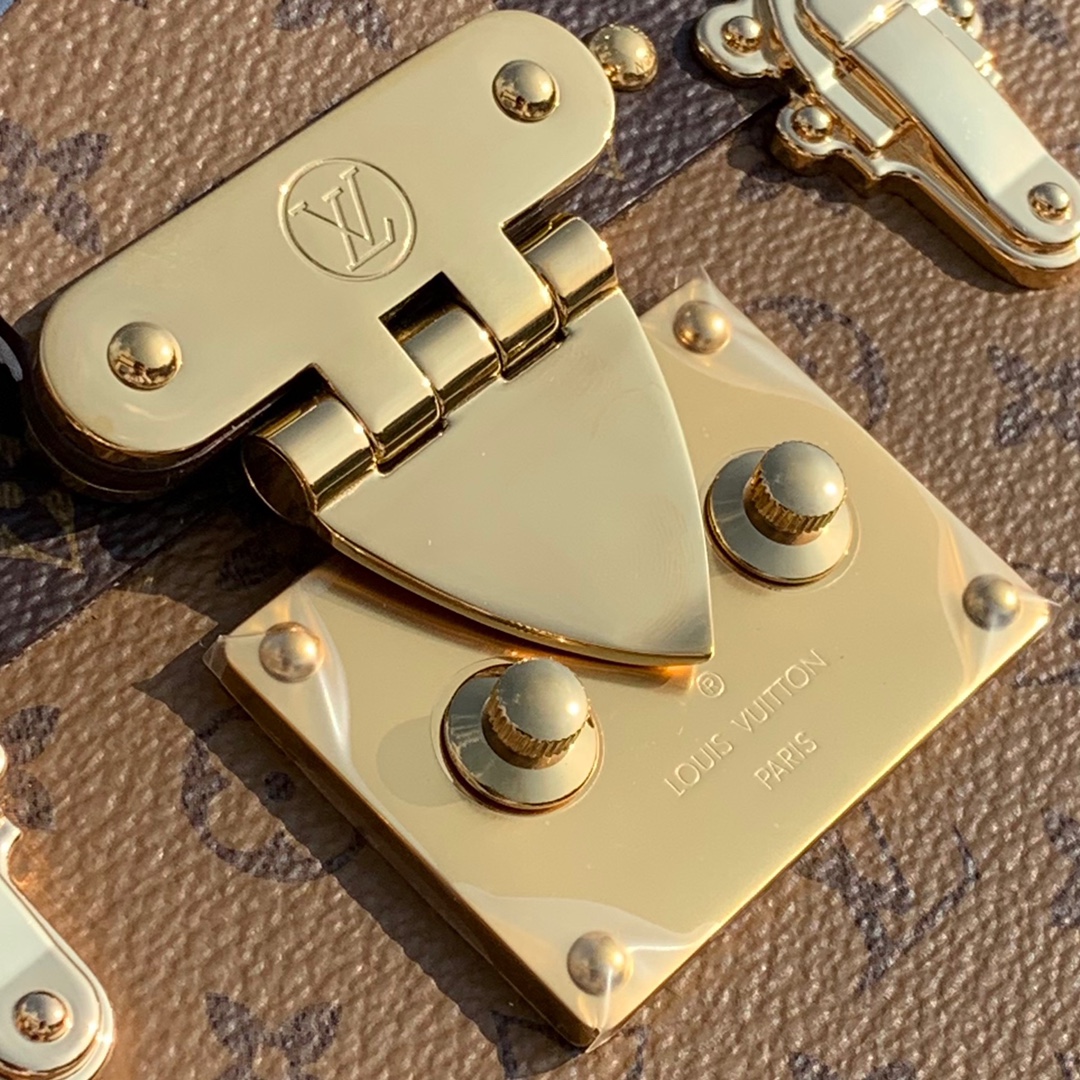 🌼 m44154尺寸20-12.5-5cm国外渠道Lv 🌼Petite Malle于2014年的秋冬系列