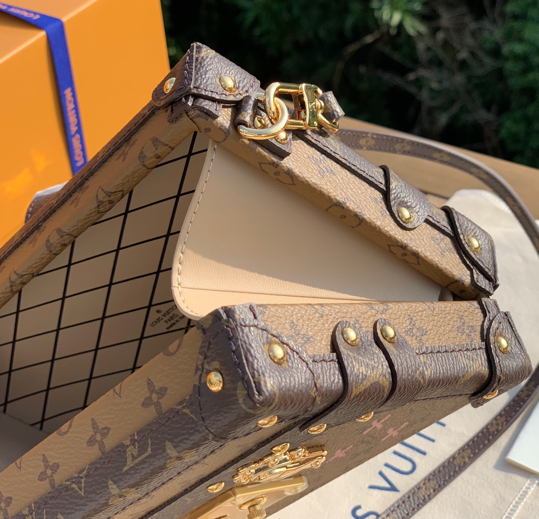 🌼 m44154尺寸20-12.5-5cm国外渠道Lv 🌼Petite Malle于2014年的秋冬系列