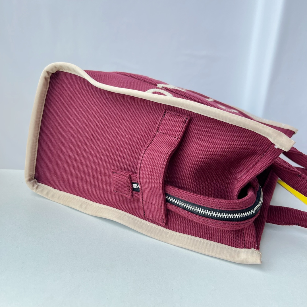 Marc Jacobs Marc Jacobs 小号尺寸：33*28*13