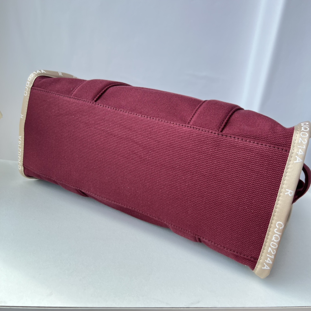 Marc Jacobs Marc Jacobs 2022托秋冬新品，大号尺寸：41*34*15