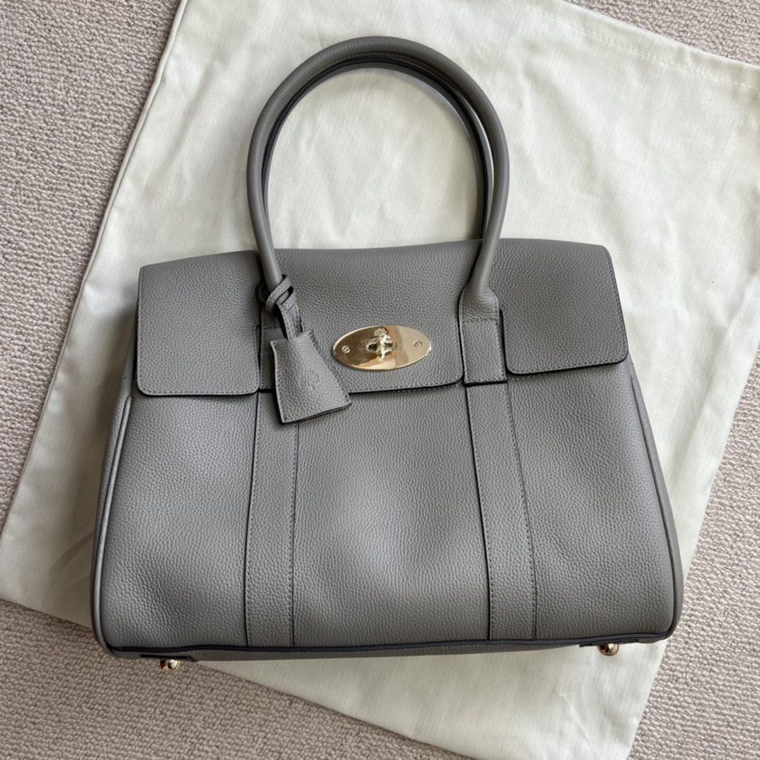 The latest Mulberry# counter classic elephant gray handbag, this style has always been the trump card of this brand. In recent years, it has also