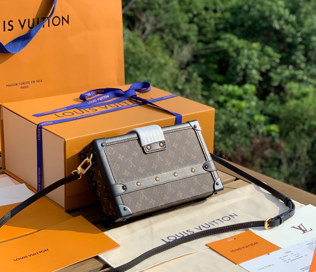 🌼 m45943尺寸20-12.5-5cmLV 🌼PETITE MALLE BOX经典老花拼黑硬盒子包盒