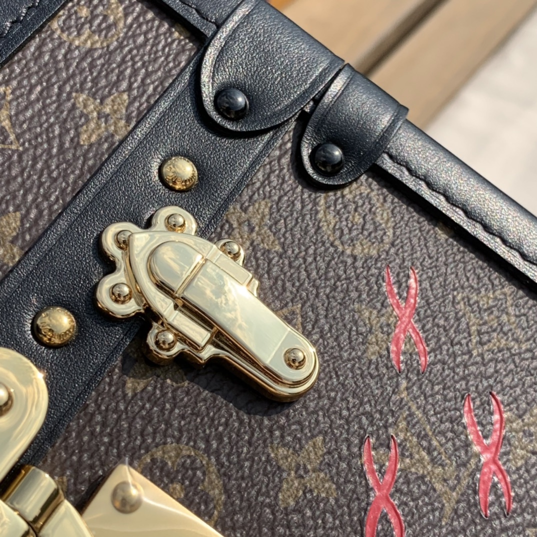 🌼 m45943尺寸20-12.5-5cmLV 🌼PETITE MALLE BOX经典老花拼黑硬盒子包盒