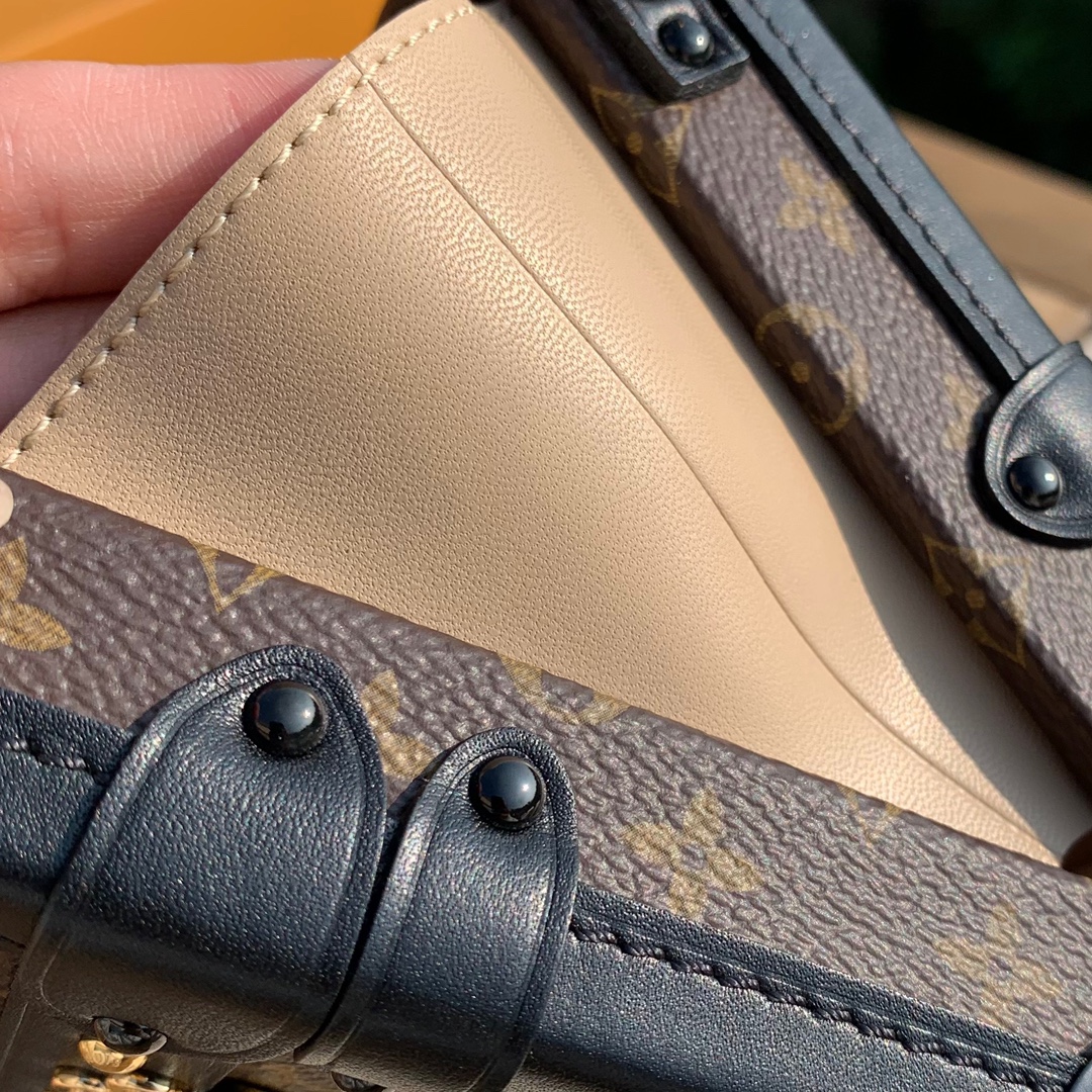 🌼 m45943尺寸20-12.5-5cmLV 🌼PETITE MALLE BOX经典老花拼黑硬盒子包盒