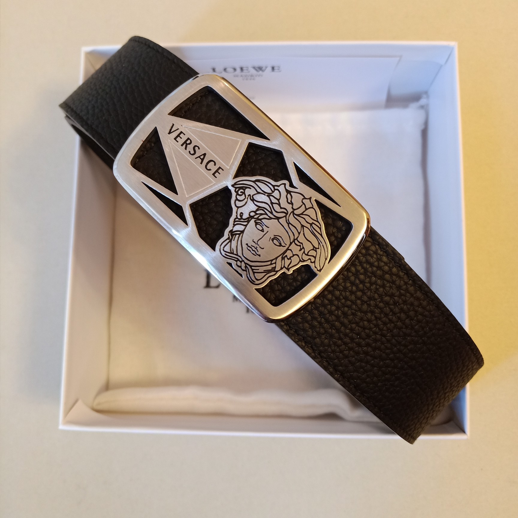 品牌:范思哲尺寸:带宽38mm正品尺