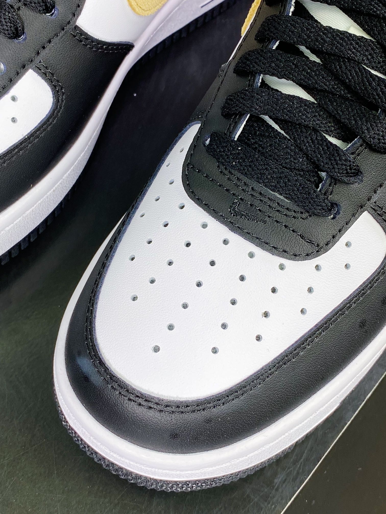 200  Air Force 1’07 Low"Black/White/Brown"空军一号经典低帮百搭休闲运动板鞋“黑白棕黄”FB3355-200