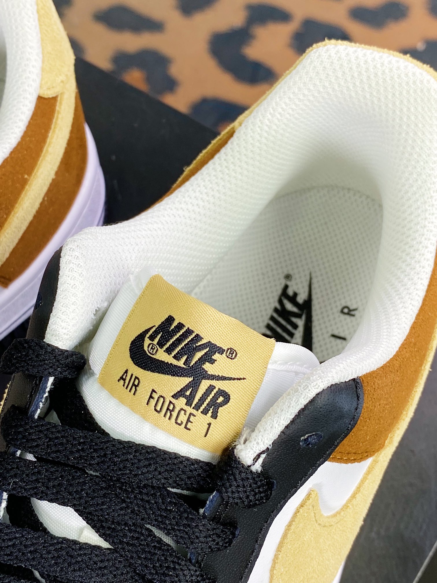 200  Air Force 1’07 Low"Black/White/Brown"空军一号经典低帮百搭休闲运动板鞋“黑白棕黄”FB3355-200